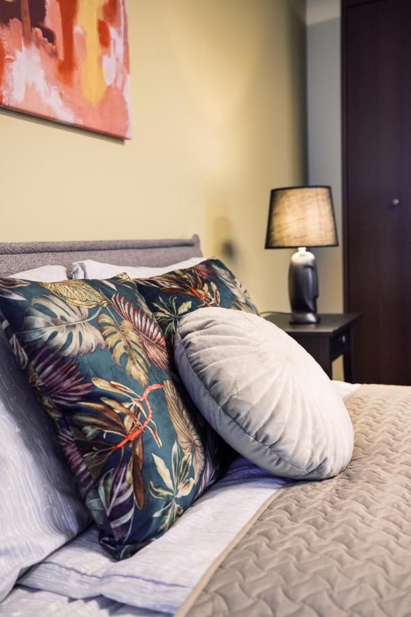 Rothko Apartment/8 Guests/4Bedrooms/Riga Old Town Kültér fotó